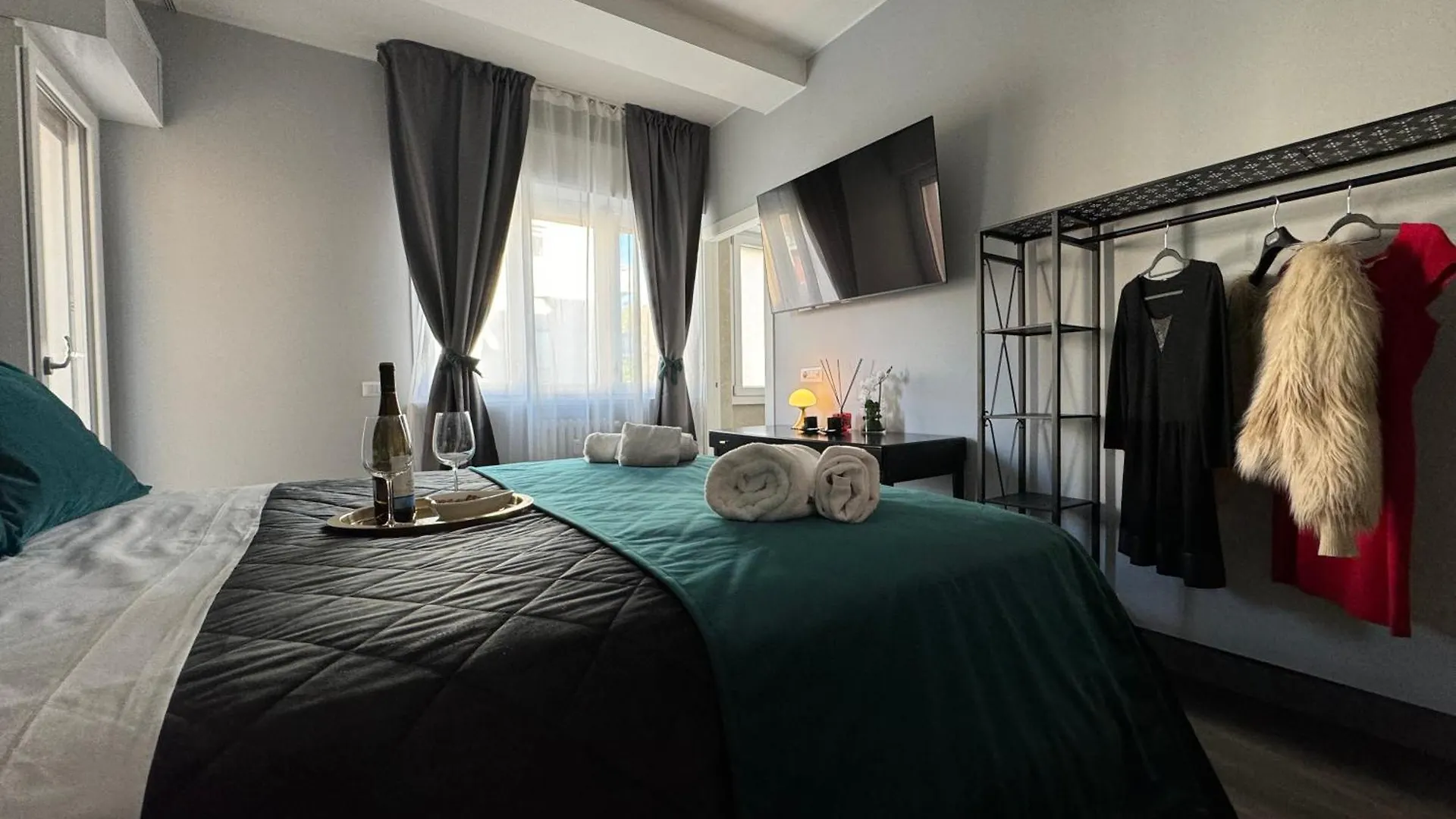 Meg Glamour Suite Milano Vicino I Navigli 0*,  Italia